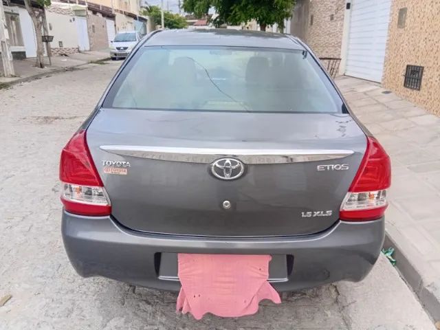 Toyota Etios ETIOS XLS Sedan 1.5 Flex 16V 4p Mec. 2014