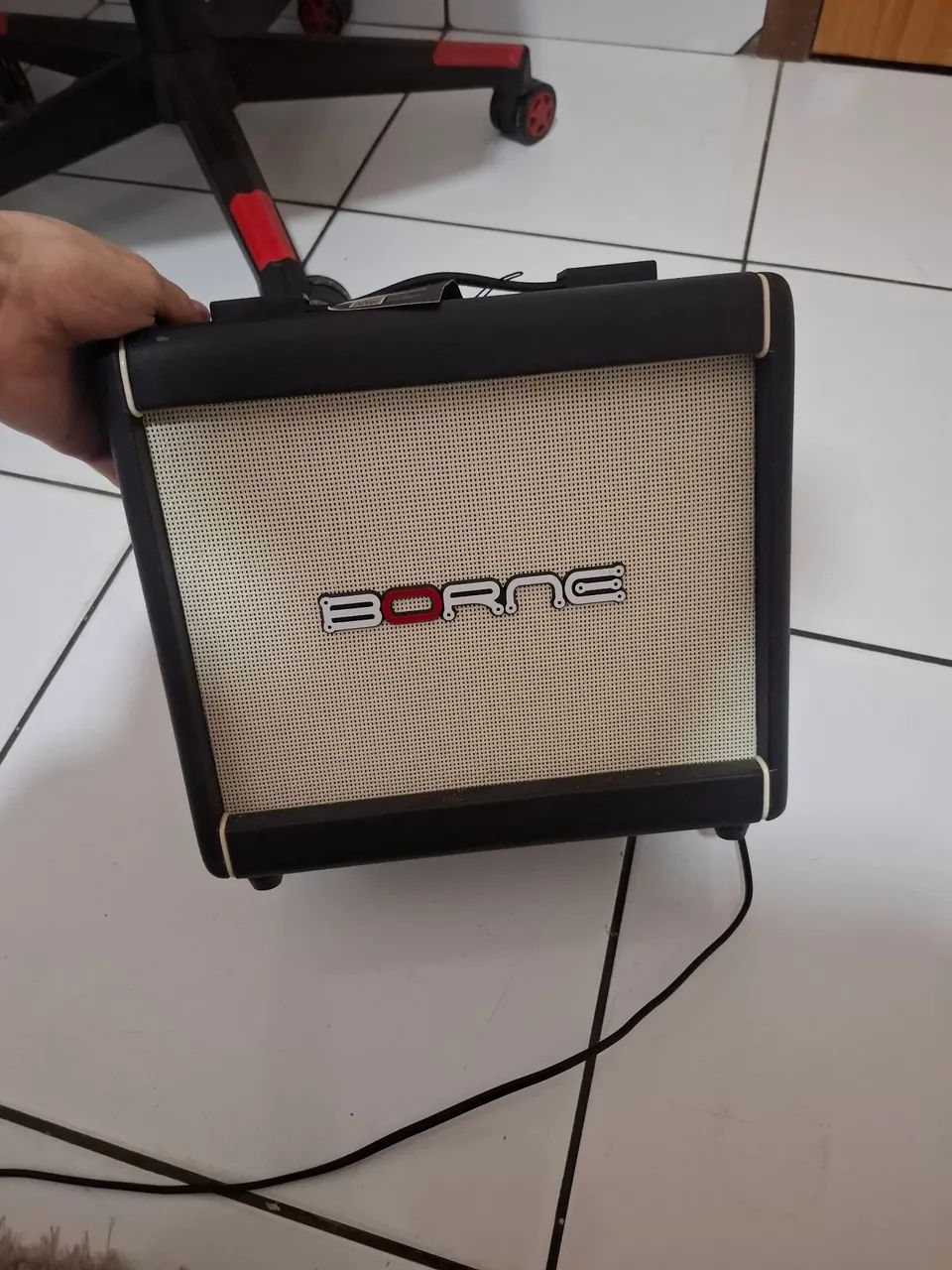 Amplificador borne f60