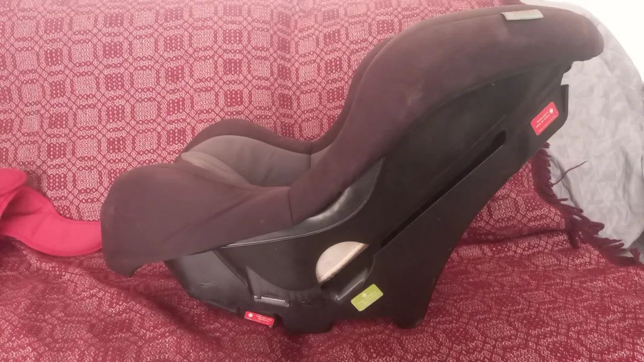 VENDO BEBÊ CONFORTO COSCO CONSERVADA  - Foto 2