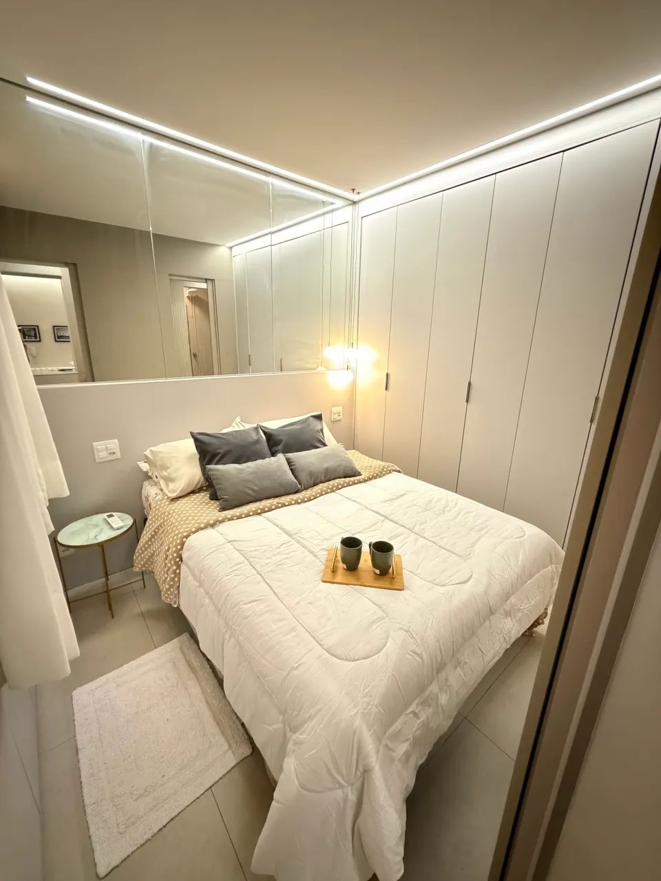 Lindo Quarto e Sala Mobiliado no Coração da Asa Sul