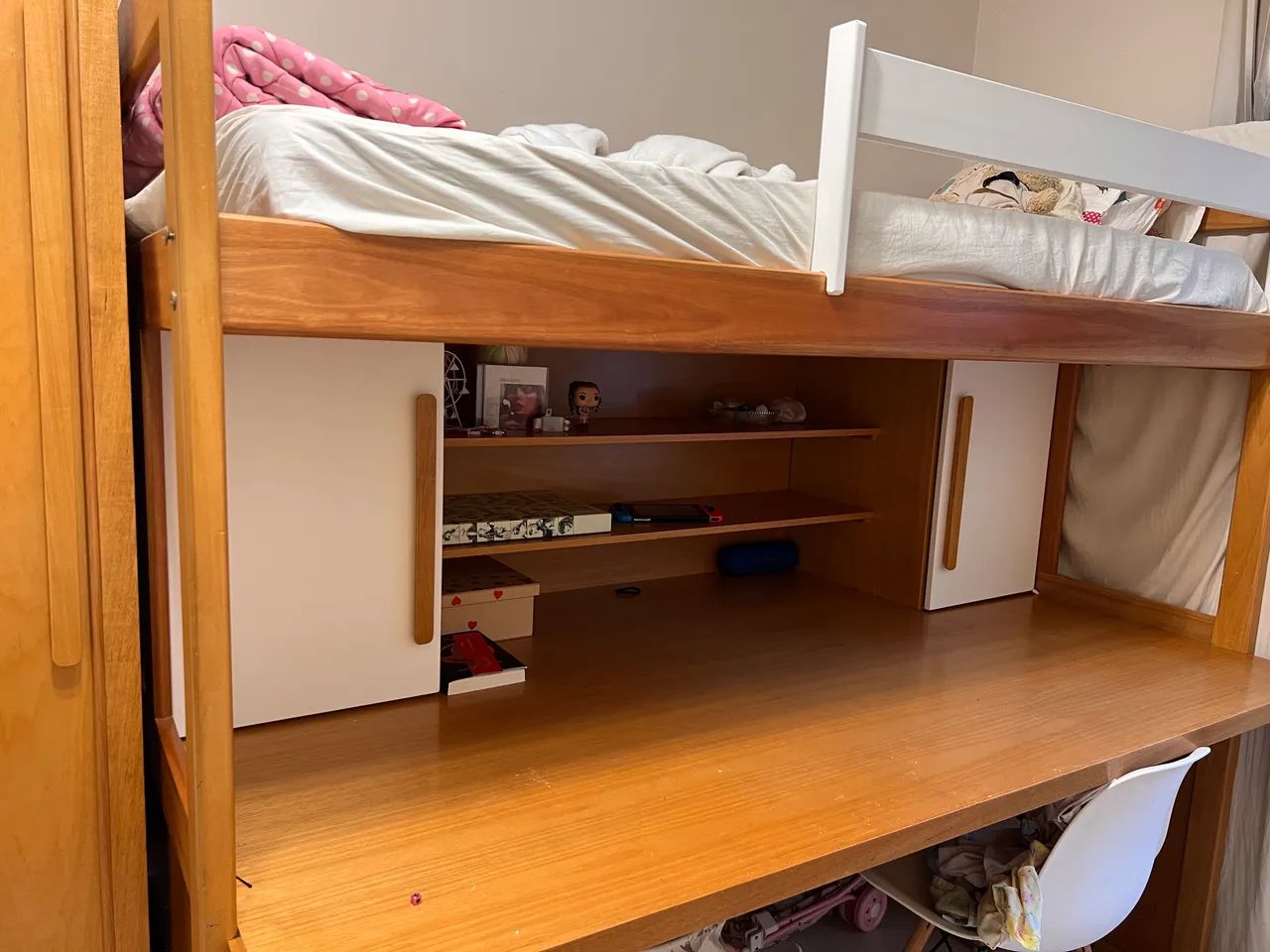 CAMA BELICHE COM ESCRIVANINHA E CAMA AUXILIAR, MADEIRA MACIÇA!  - Foto 3