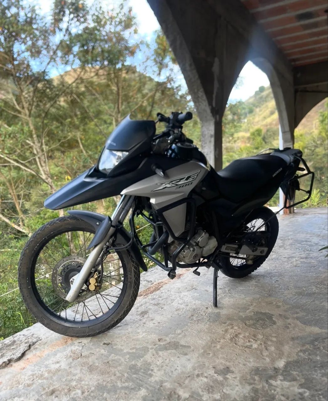 Xre 2018 verde com prata 