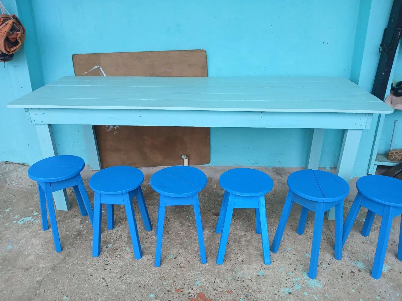 Mesa de madeira c/ tamboretes - Foto 2