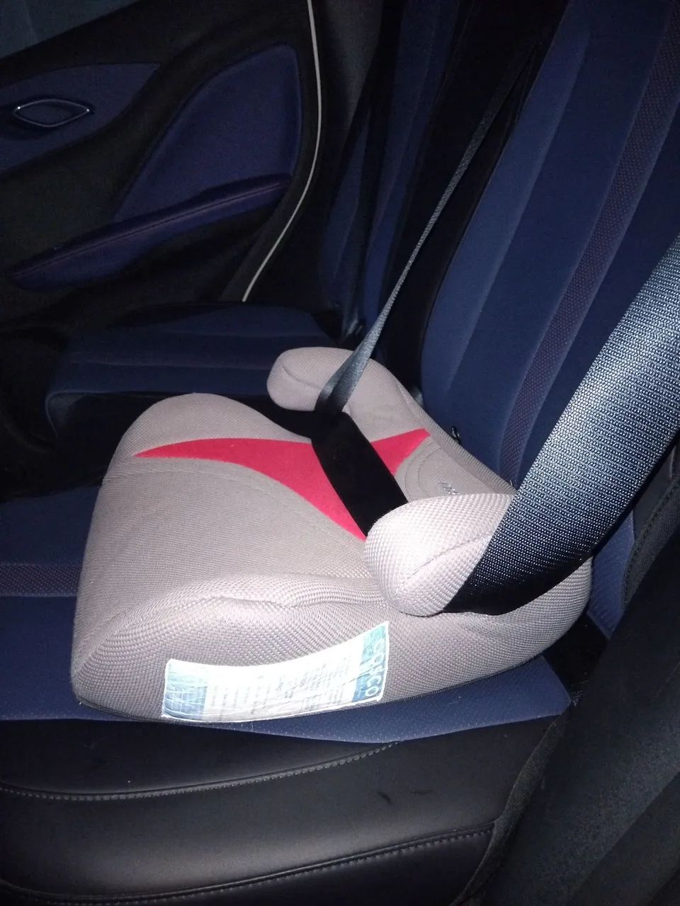 Assento de elevação infantil para carros. - Foto 4