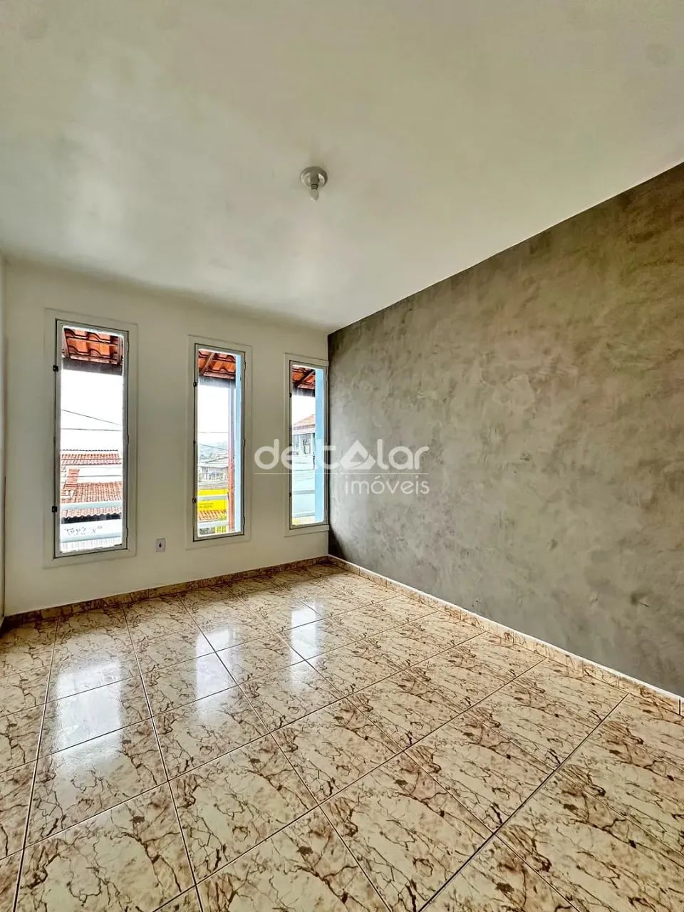 Casa comercial para locação com 3 quartos, varanda e um banheiro, Floramar, Belo Horizonte - Foto 5