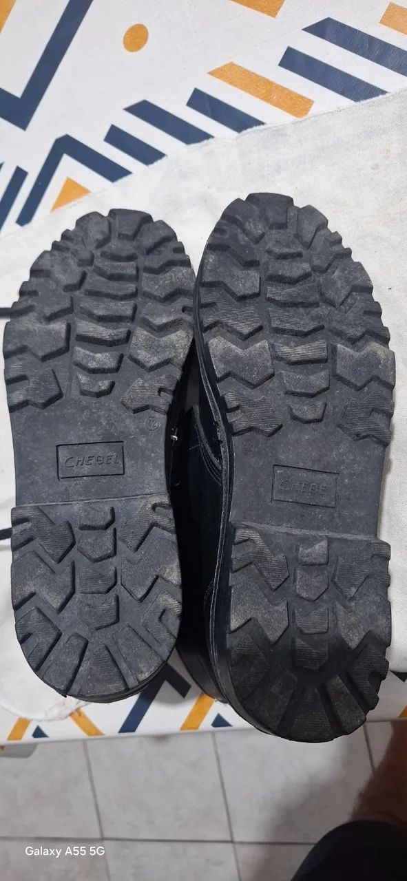 Bota Cano Médio de Couro - Foto 5