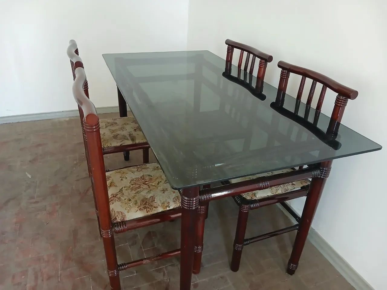 Mesa de jantar de madeira - Foto 4