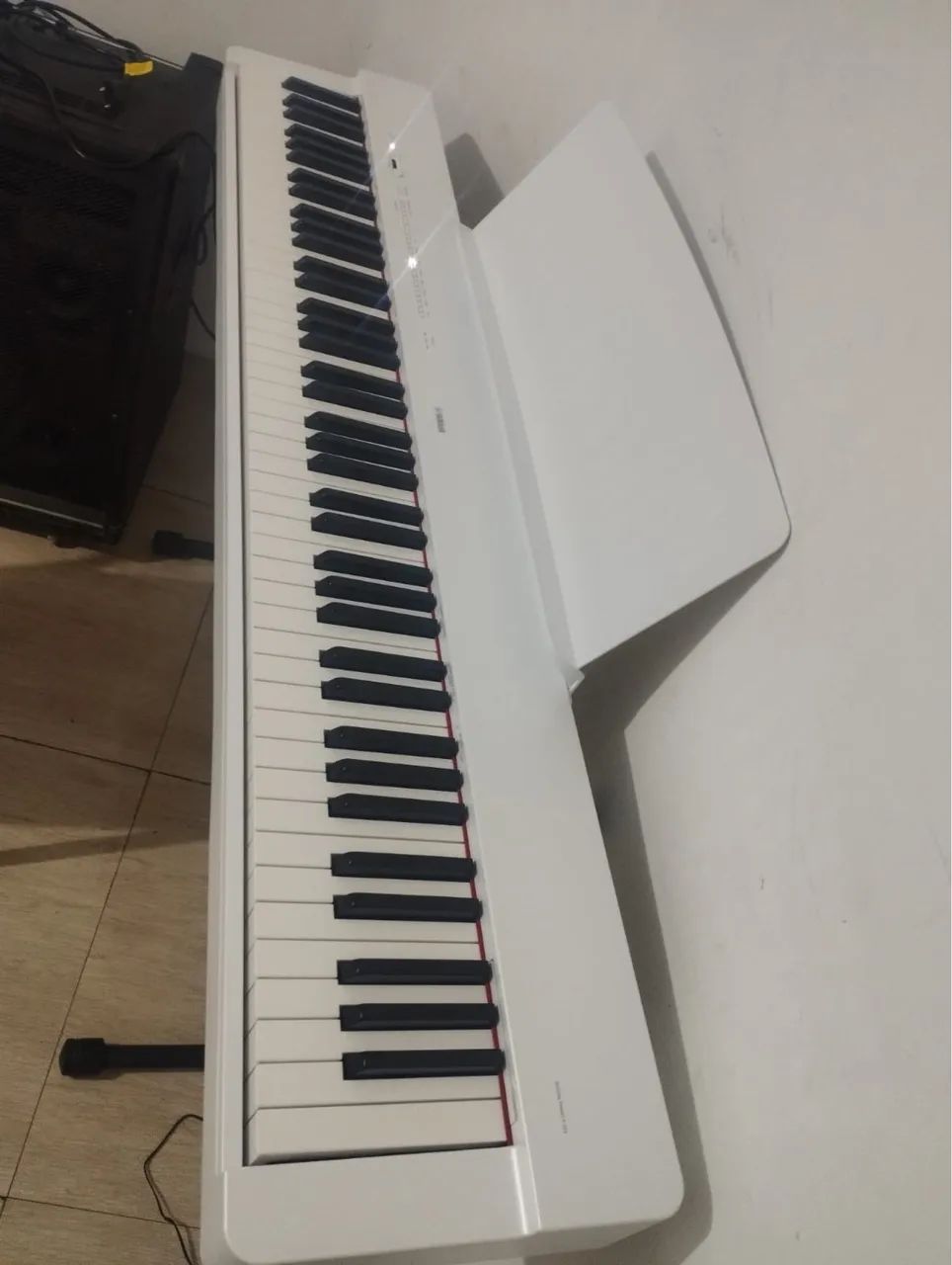 Piano Yamaha P-225 - Instrumentos musicais - Jardim Gonçalves