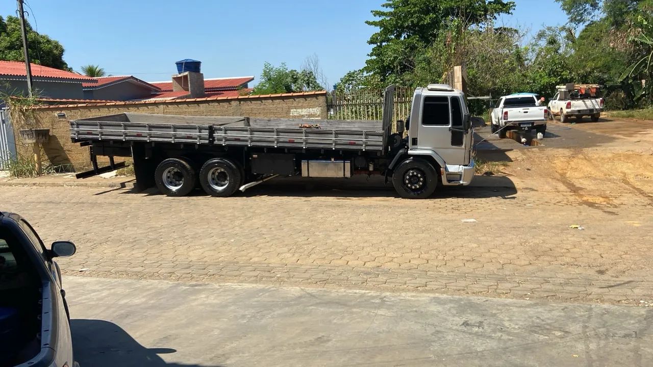 Vendo caminhão Ford cargo 