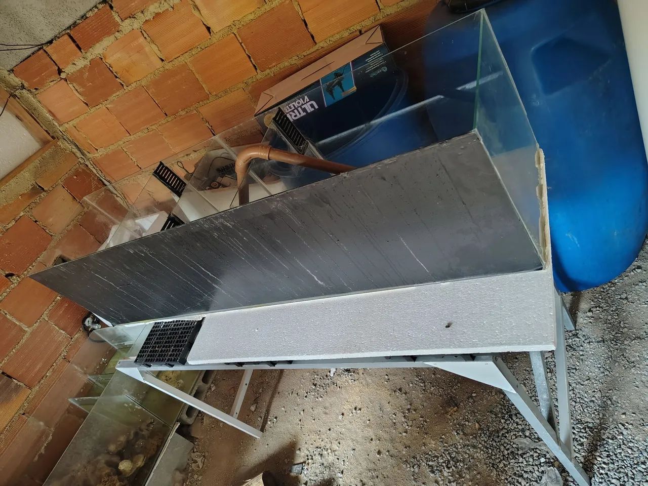 Bateria de peixes fundo com vazamento  - Foto 4