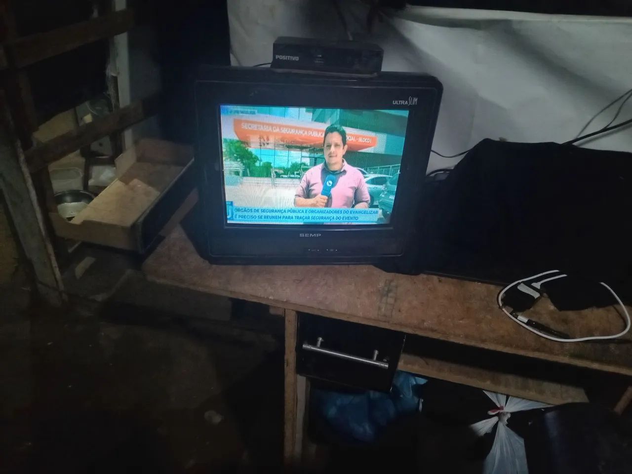 Tv de tubo 14 polegadas e converso .marca sempre funcionando 