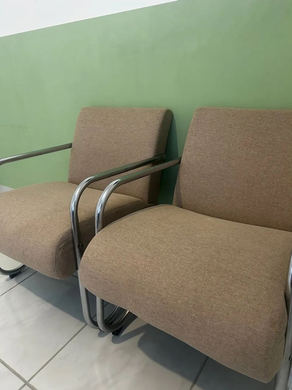 2 Poltronas em linho beje seminovas  - Foto 3