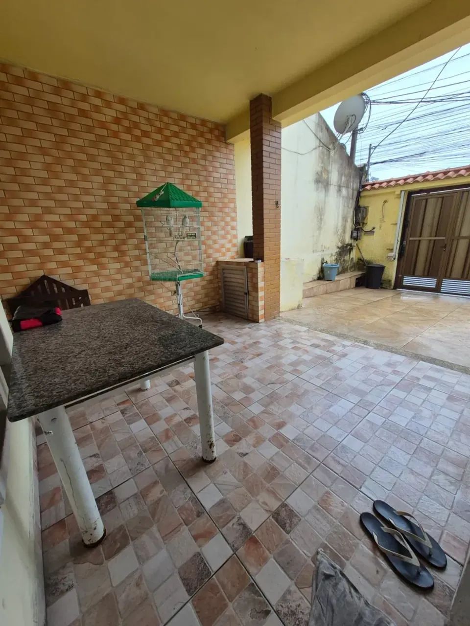 Casa independente, garagem e terraço - Nilópolis - RJ
