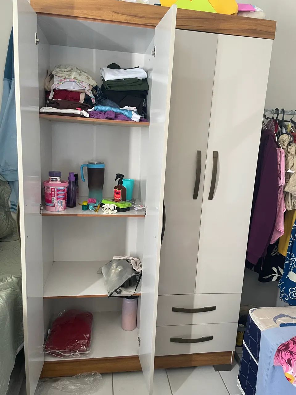 Vende se roupeiro 