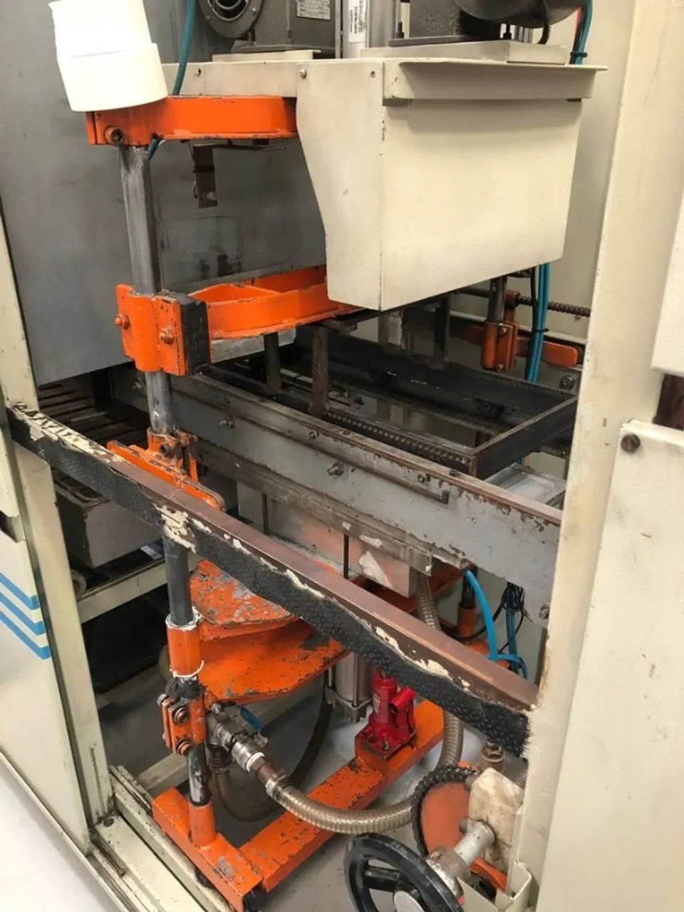 Maquina Vacuum Forming Vacum Forming Vacuo Forme Termoformadora Corrente - Foto 4