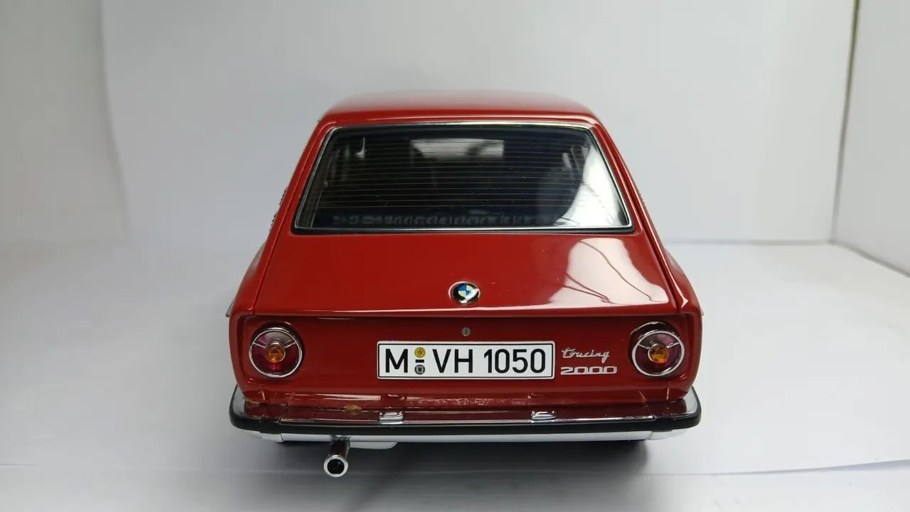 Miniatura BMW 2000 Touring 1/18 - Foto 4