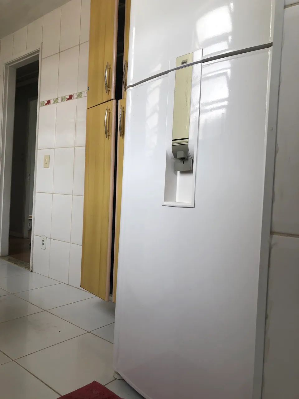 Geladeira Branca (Envelopada) - Funcionando perfeitamente - Foto 2