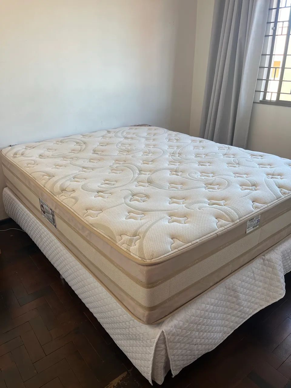 Cama  Queen com colchão de molas  - Foto 4