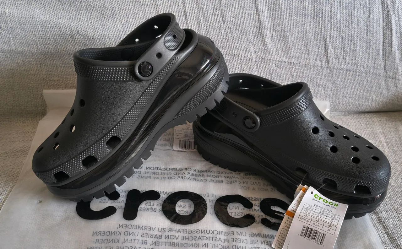 CROCS NOVO E ORIGINAL TAMANHO 35 - Foto 3