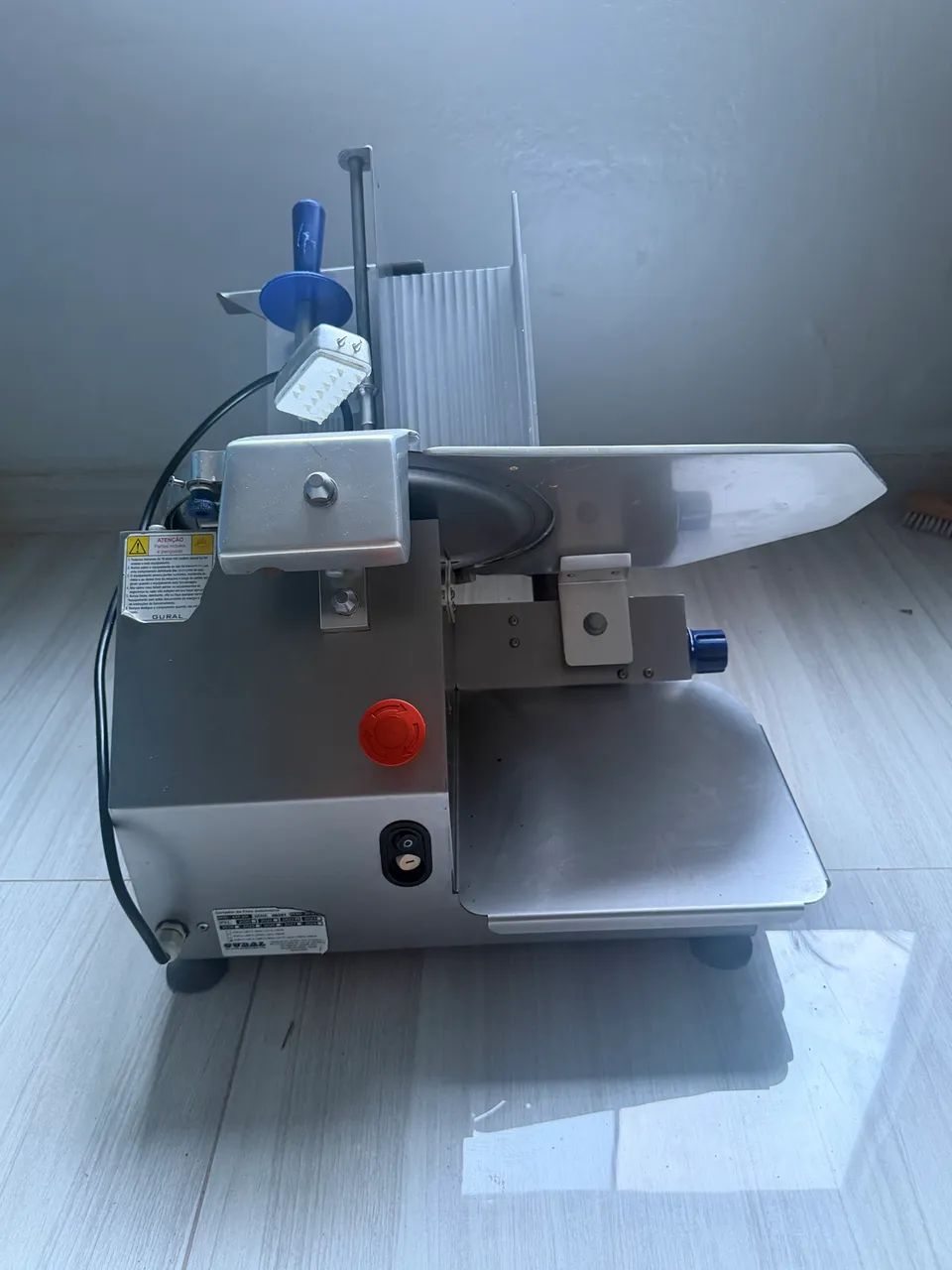 Vende se fatiadeira semi nova  - Foto 4