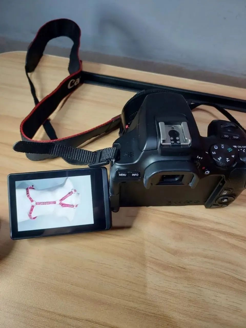 Câmera Canon SL3 com lente Yongnuo 50mm F1.8 - Foto 2