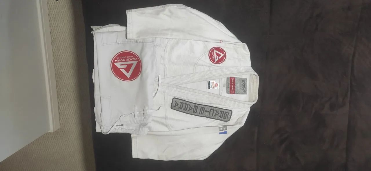 Kimono GB tamanho A0 usado - Foto 4