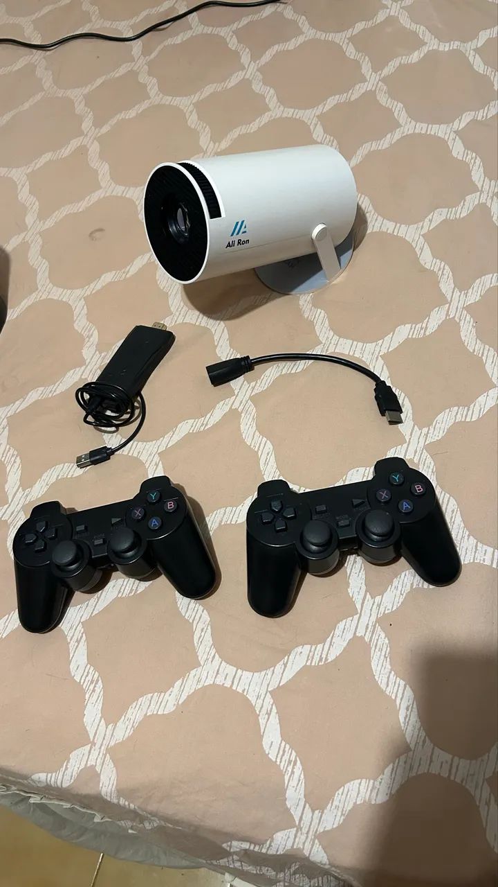 Projetor com stick de jogos + Controles sem fios  - Foto 4