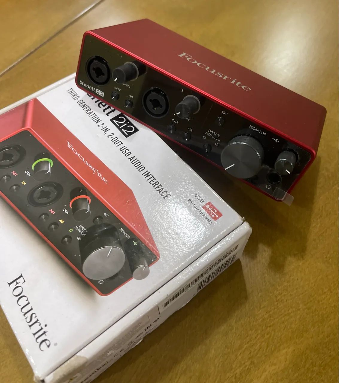 Interface Focusrite 2i2 (com plastico)  - Foto 4