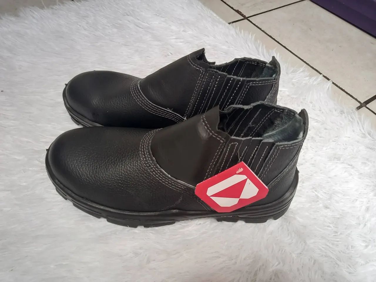 Bota nova de serviço 