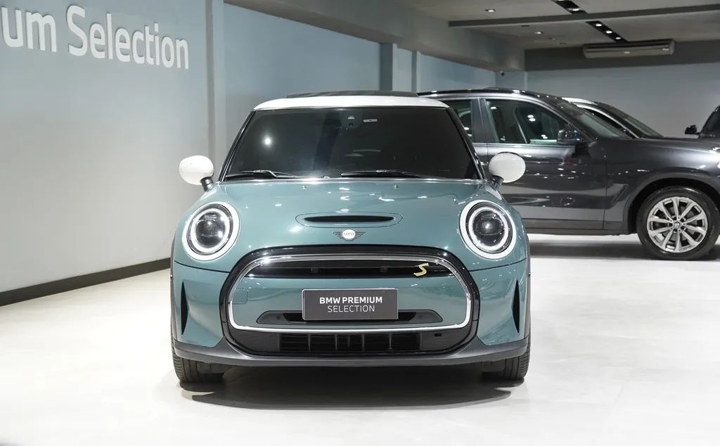 Mini Cooper SE Multitone Edit. 3P (elétrico) 2023 - Foto 2