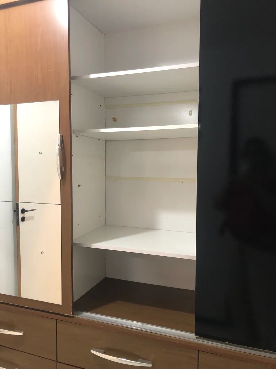 Guarda roupas com espelho - Foto 2