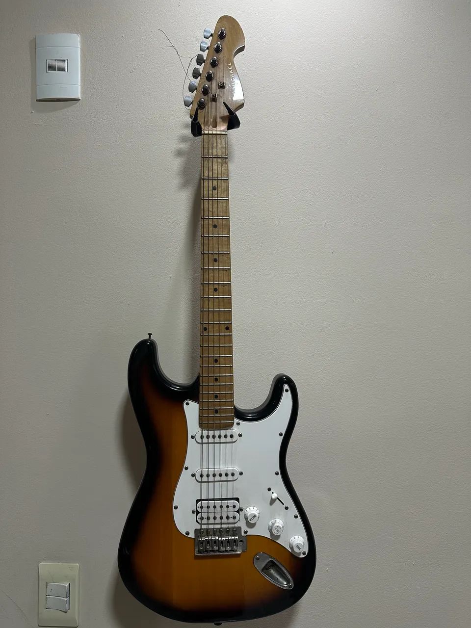 Guitarra Michael Stratocaster