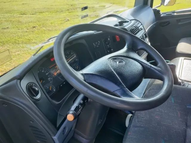  Mb atego 2425 6x2 bau 2012 - Foto 5