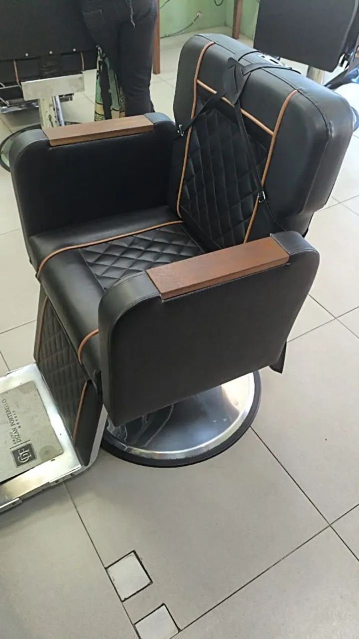 Barbeiro profissional  estamos contratando - Foto 4