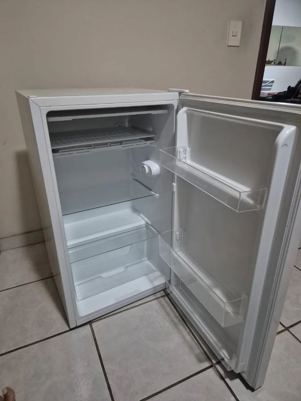 Frigobar Vix 90L 127V
