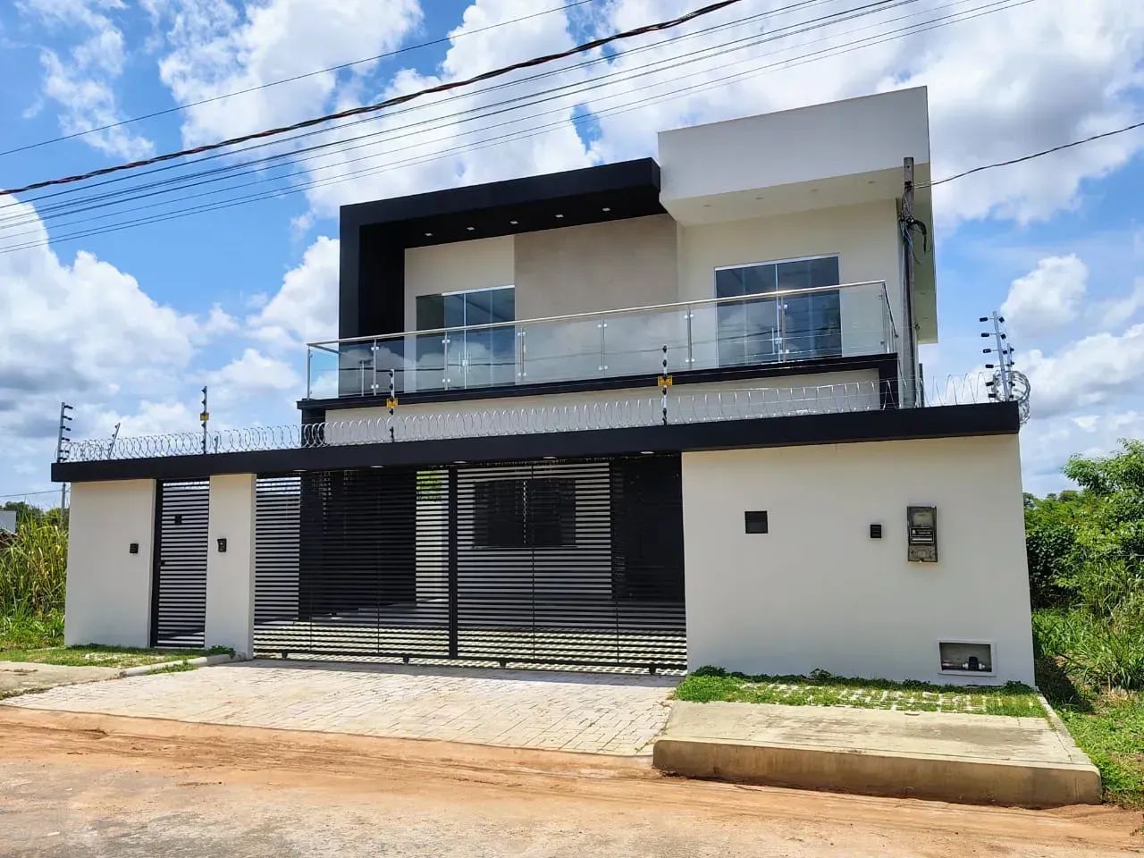 Casa para venda  com 4 quartos- Caçari - Boa Vista - RR