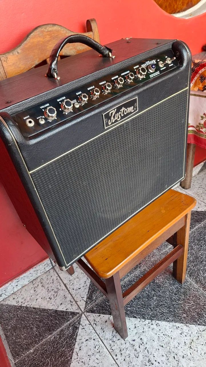 amplificador Kustom Defender 12 - Foto 4