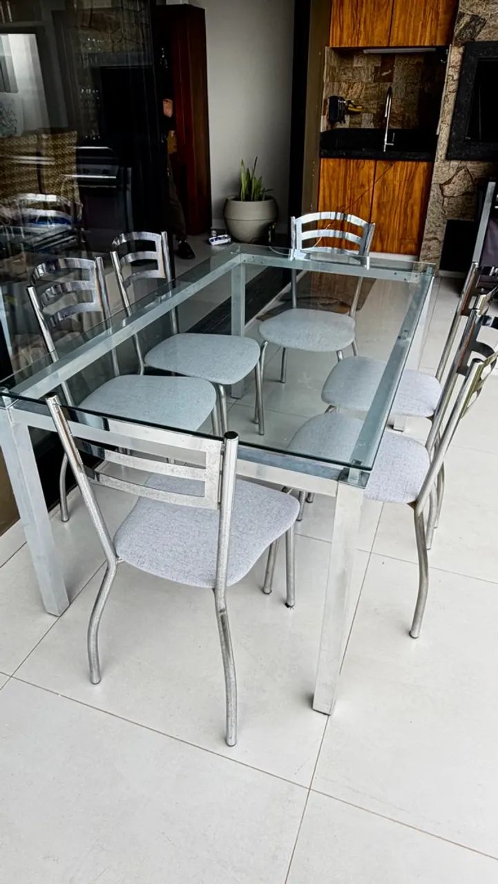 MESA DE JANTAR COM TAMPO DE VIDRO + 6 CADEIRAS