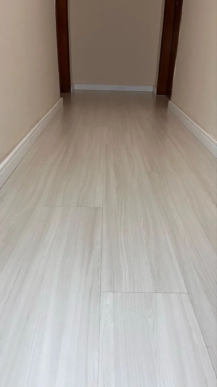 Piso laminado- 100 metros+ rodapés 