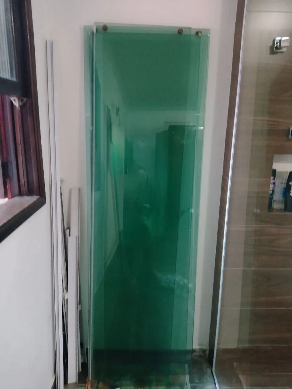 Box de banheiro verde