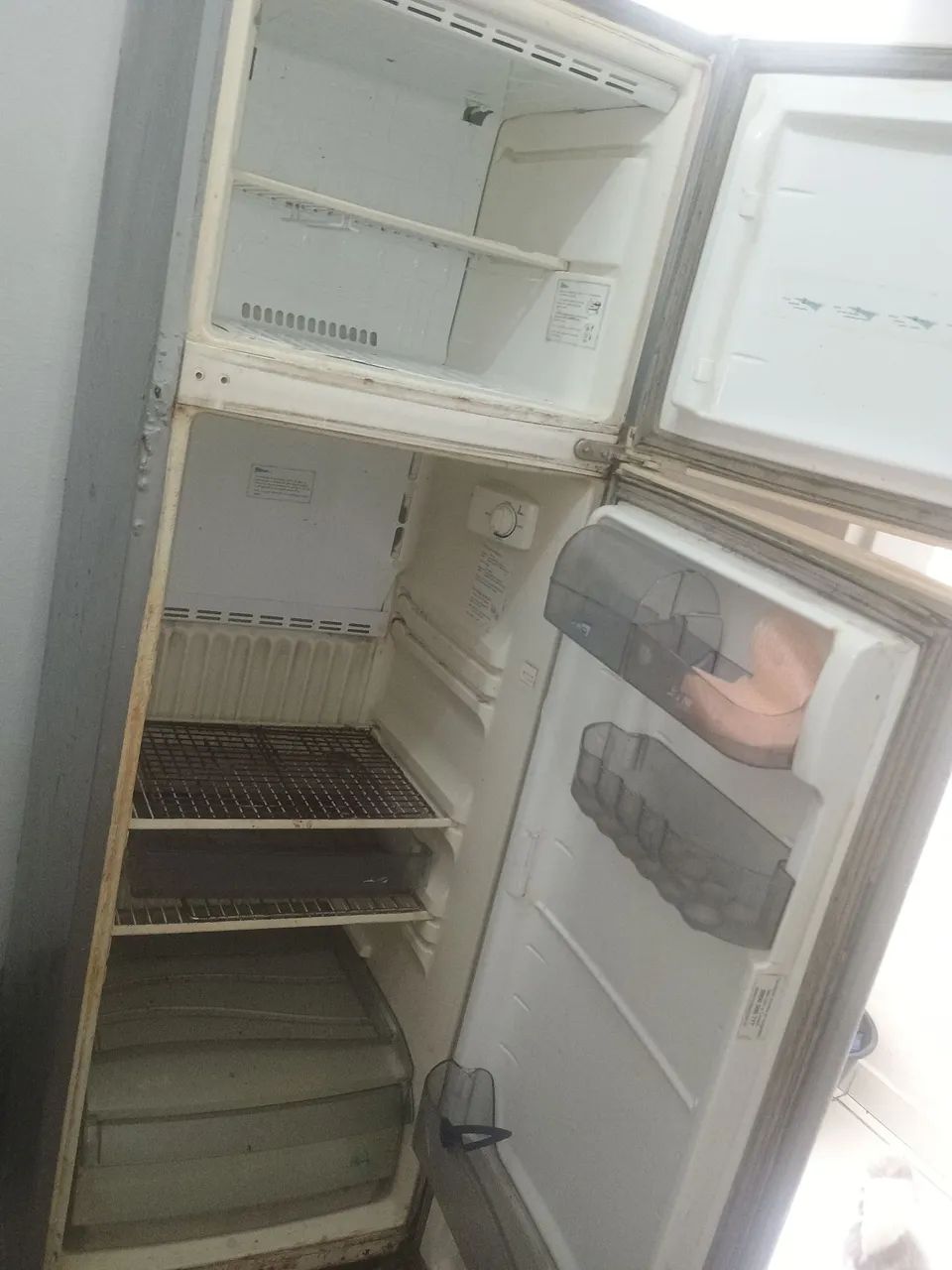 Geladeira 300,00