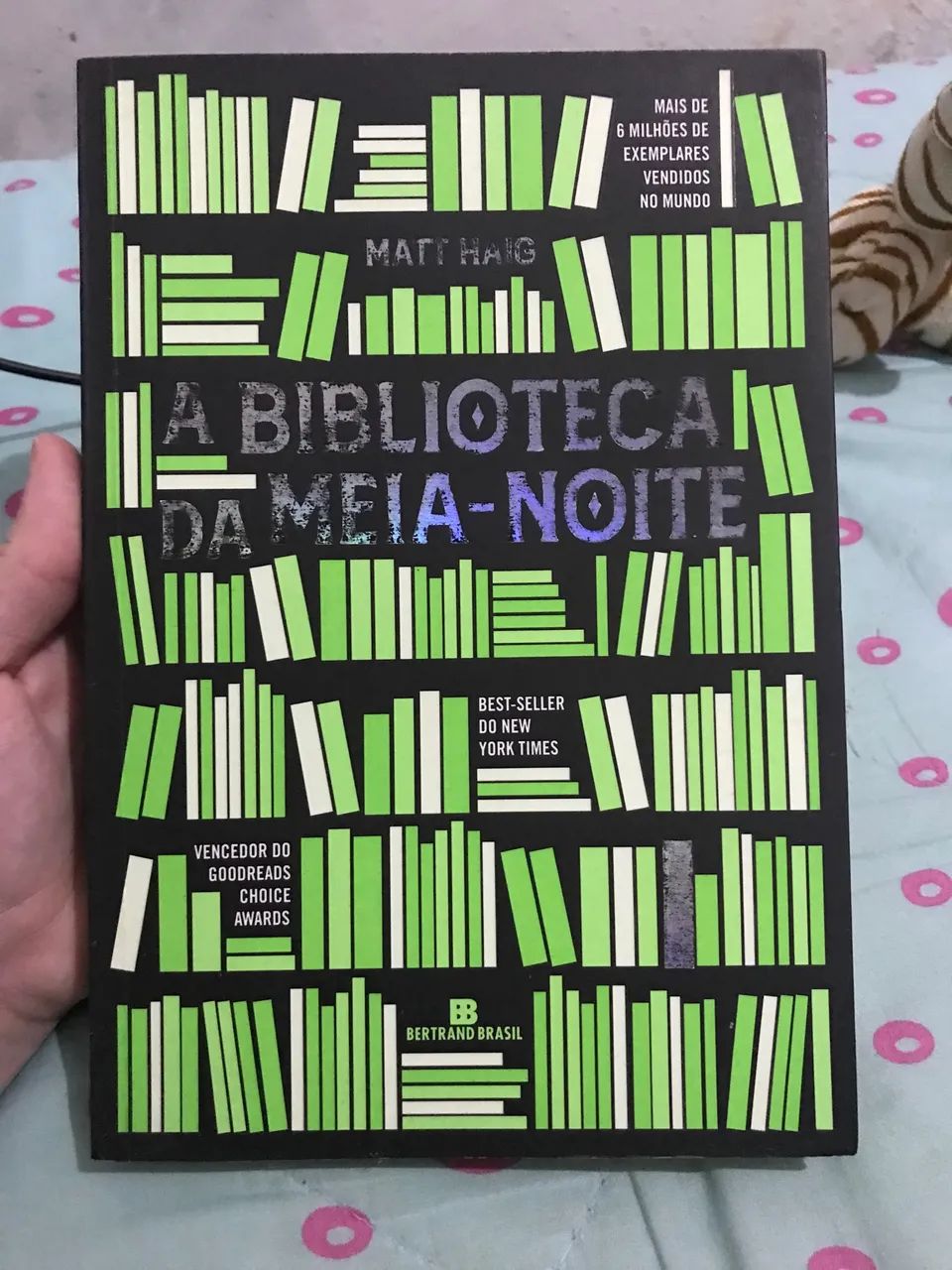 VENDE-SE LIVRO A BIBLIOTECA DA MEIA-NOITE