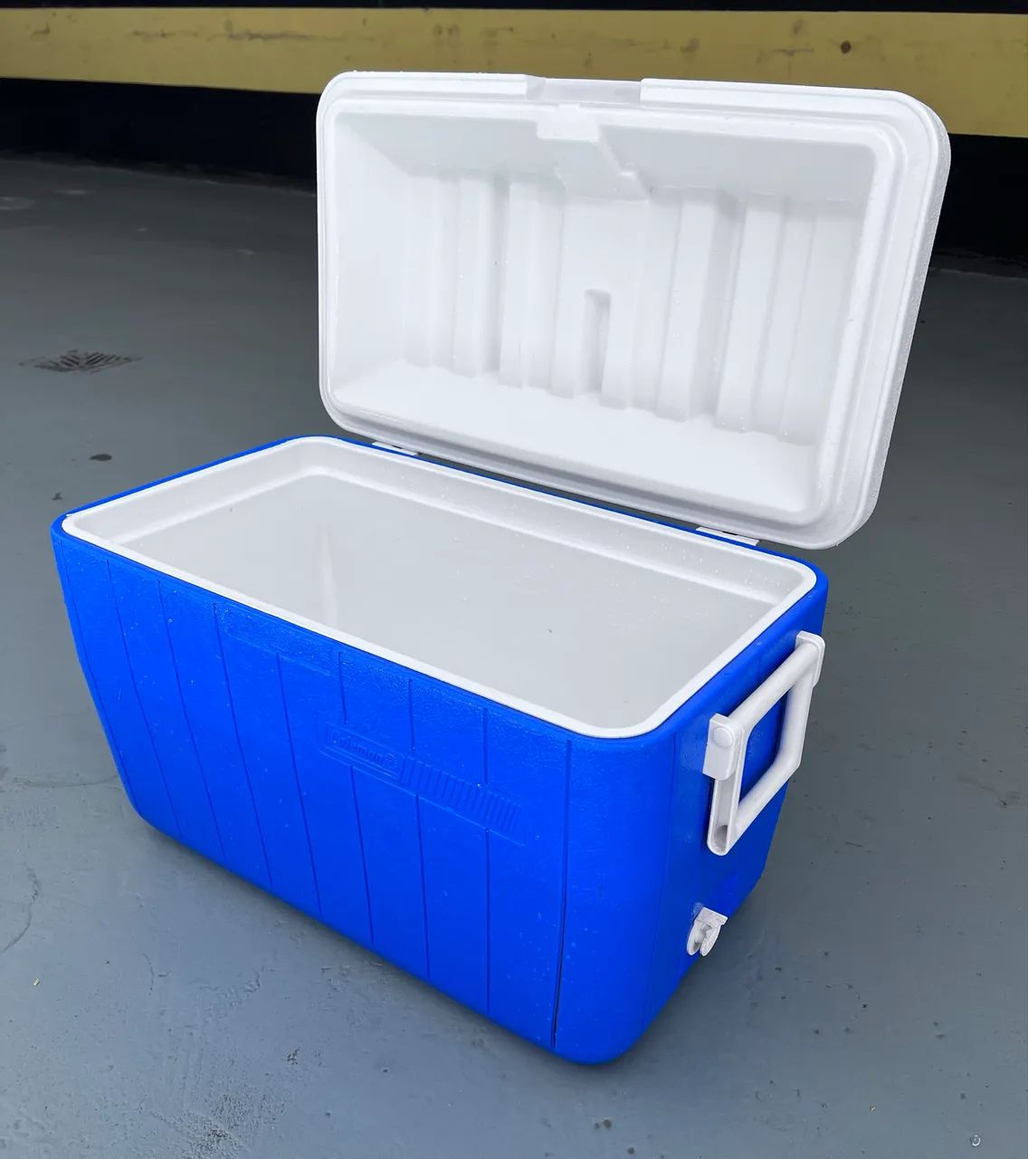 Caixa Térmica Cooler 45L Coleman Grande - Foto 4