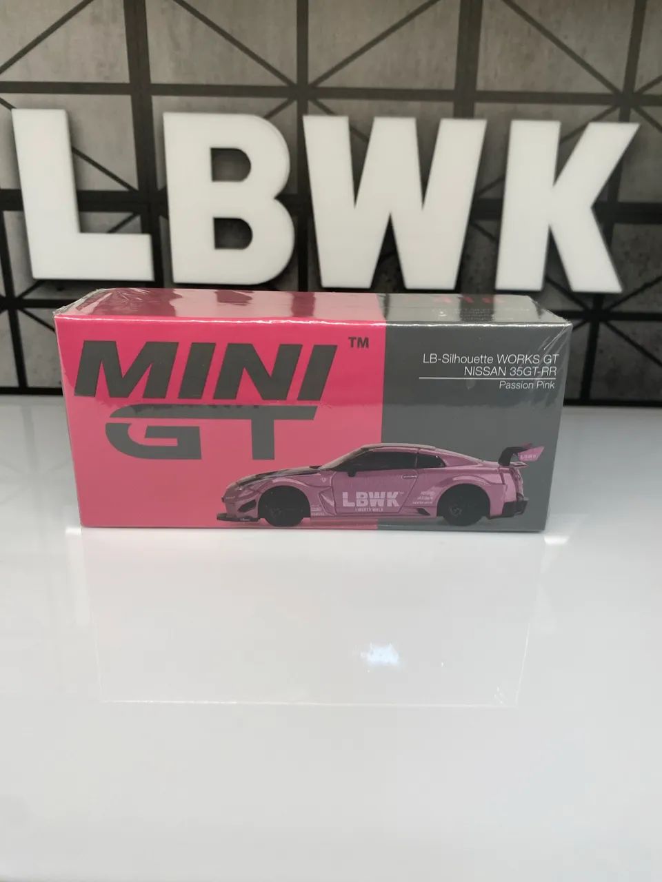 Minigt #418 R35 Libert Walk Passion Pink - Hobbies e coleções