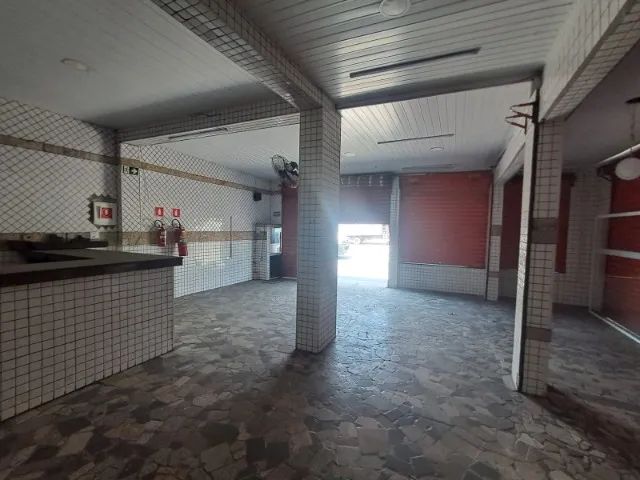 Loja próximo ao Iate Clube de Santos (Guarujá) com 110 m²