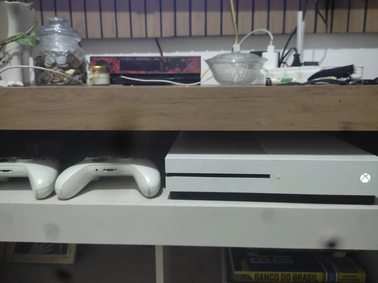 Xbox One S - 1TB - + 2 controles.