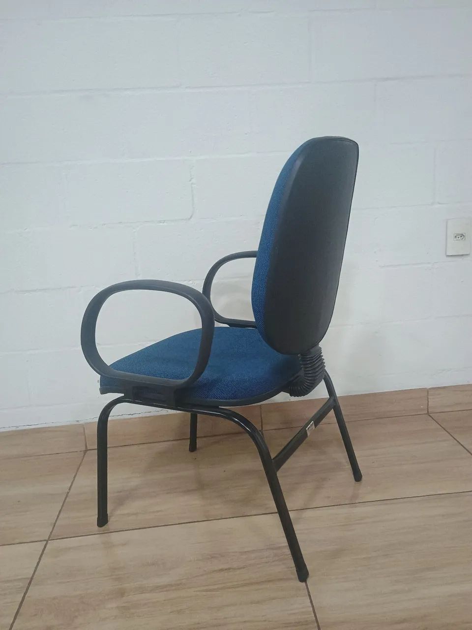 7 Cadeiras confort spider /com apoio de braço (valor por unidade 150) - Foto 2