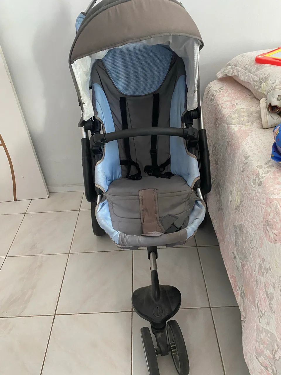 Carrinho de bebê com bebê conforto e Moisés - Foto 5