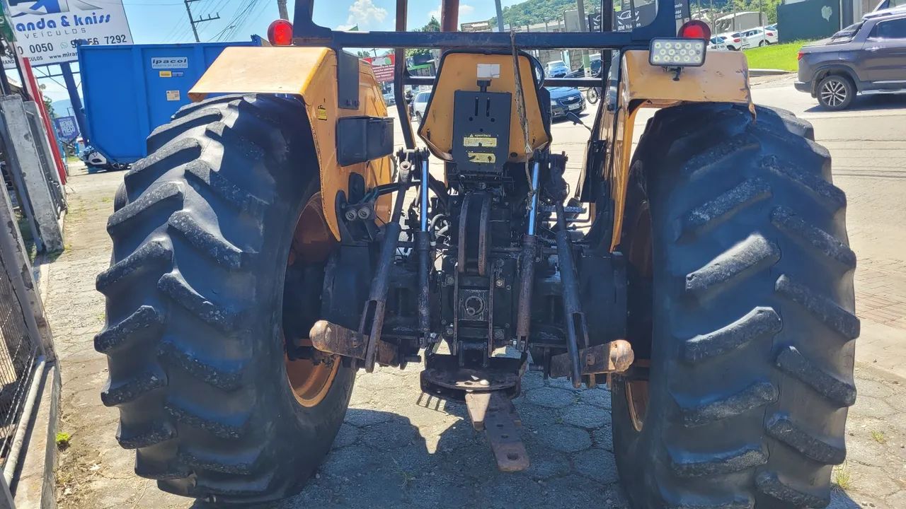 Trator Agrícola 4x2 Valmet 785 - Foto 4