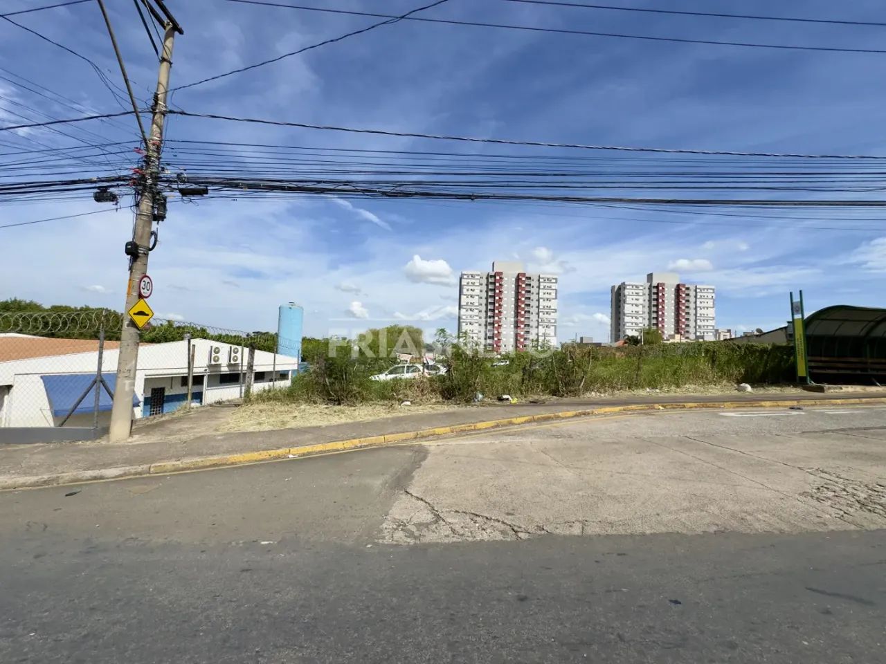 Terreno à venda no bairro Vila Industrial